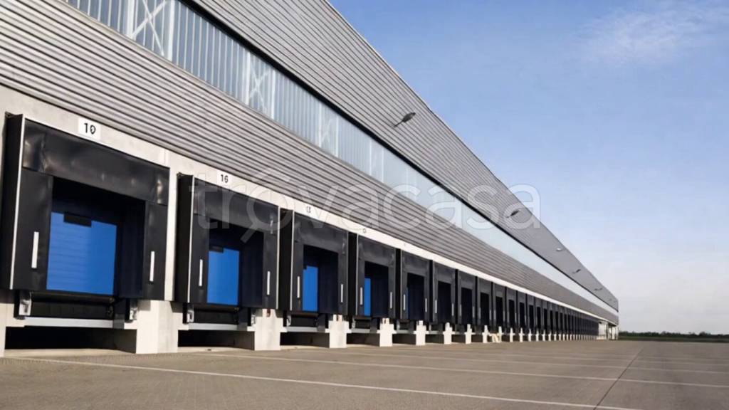 locale commerciale in affitto a Tribiano