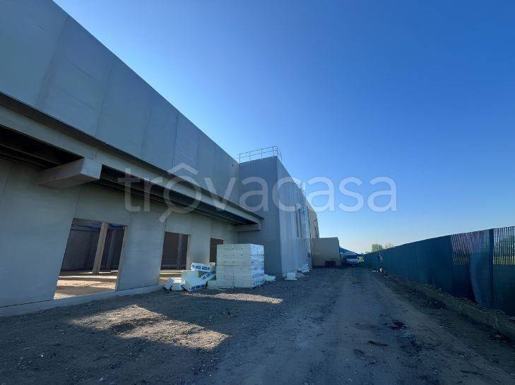 locale commerciale in affitto a Truccazzano