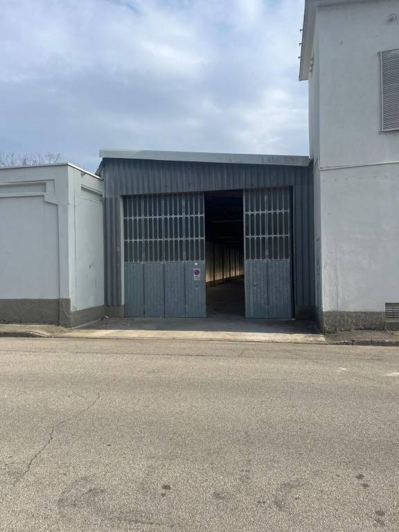 locale commerciale in affitto a Turbigo