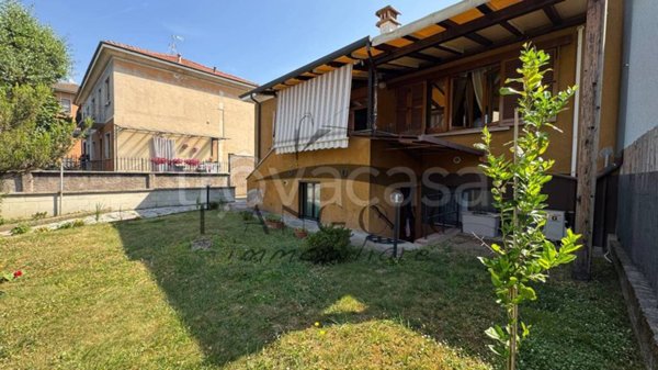 appartamento in affitto a Vanzago in zona Mantegazza