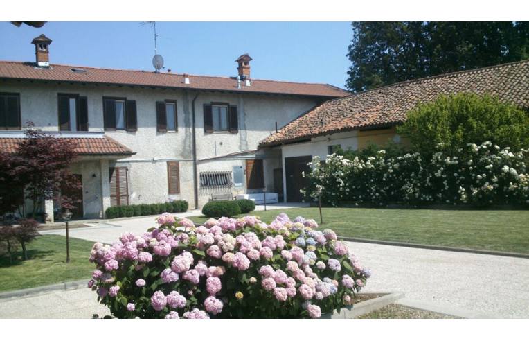 appartamento in affitto a Vernate in zona Pasturago