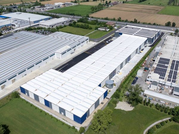 locale commerciale in affitto a Vignate