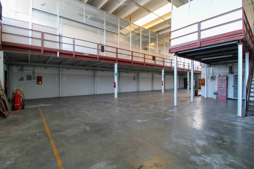 locale commerciale in affitto a Vignate