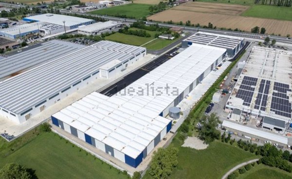 locale di sgombero in affitto a Vignate