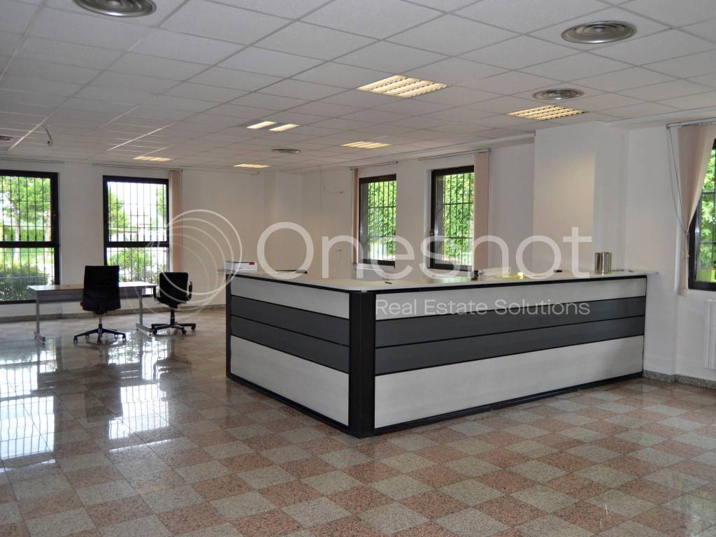 locale commerciale in affitto a Vimodrone