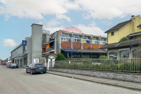 locale commerciale in affitto a Vimodrone