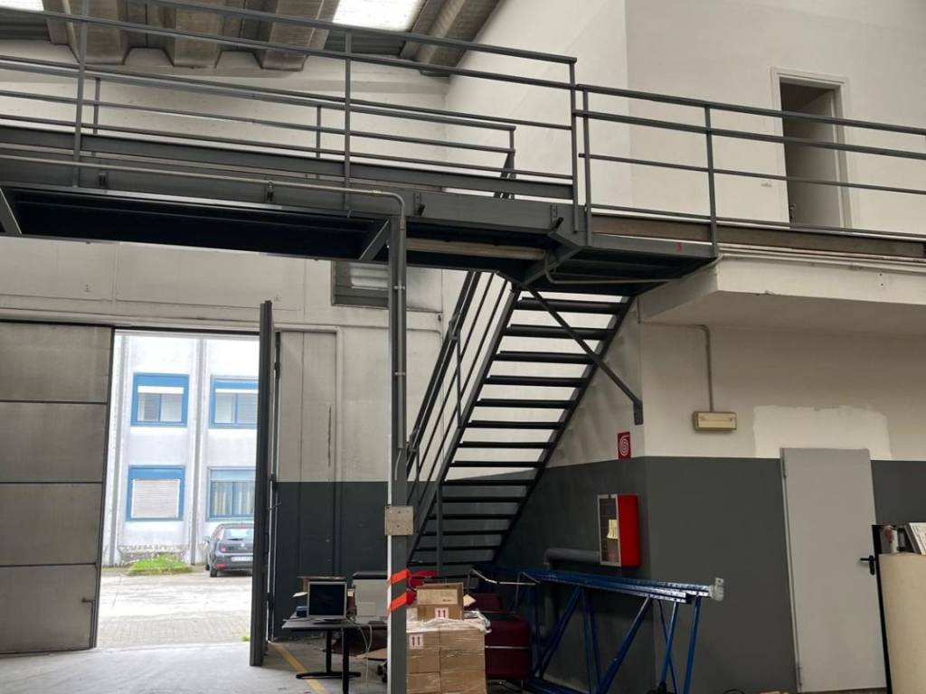 locale commerciale in affitto a Vimodrone