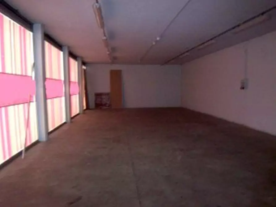 negozio in affitto a Vimodrone