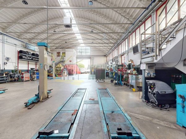 locale commerciale in affitto a Vimodrone