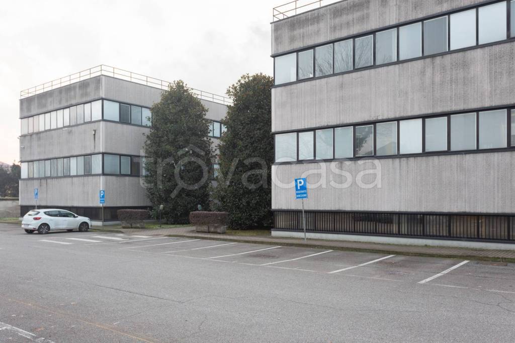 ufficio in affitto a Vittuone