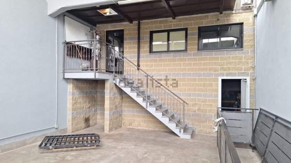 capannone in affitto a Vittuone