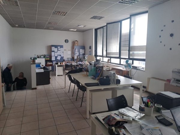 capannone in affitto a Vittuone