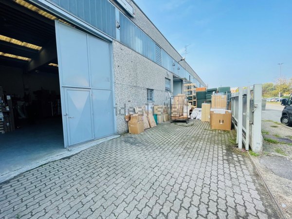 ufficio in affitto a Zibido San Giacomo