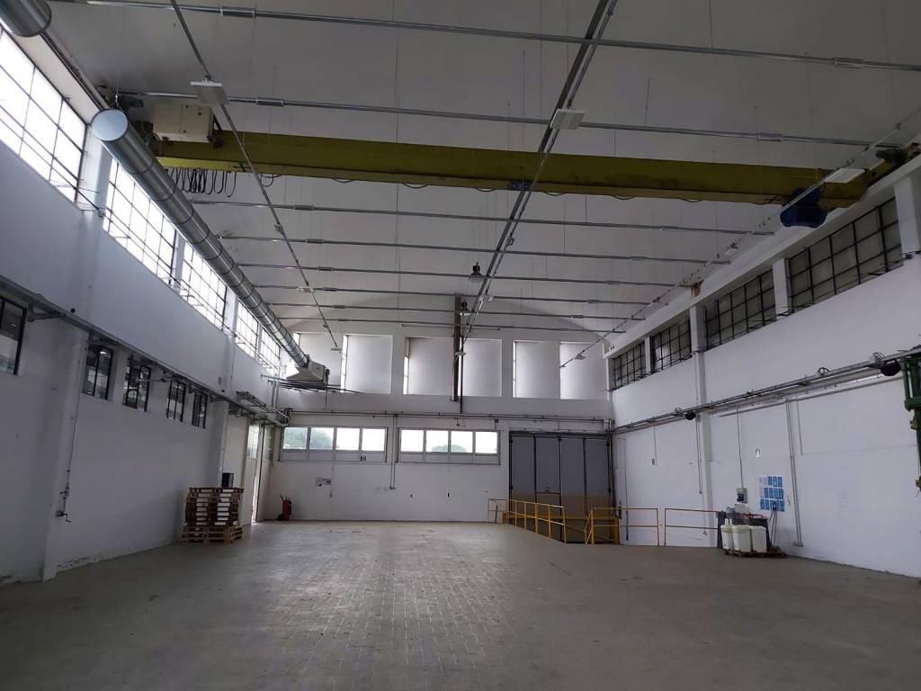 locale commerciale in affitto a Vanzaghello