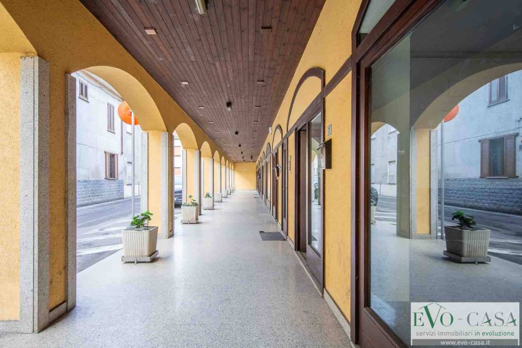 negozio in affitto a Vanzaghello