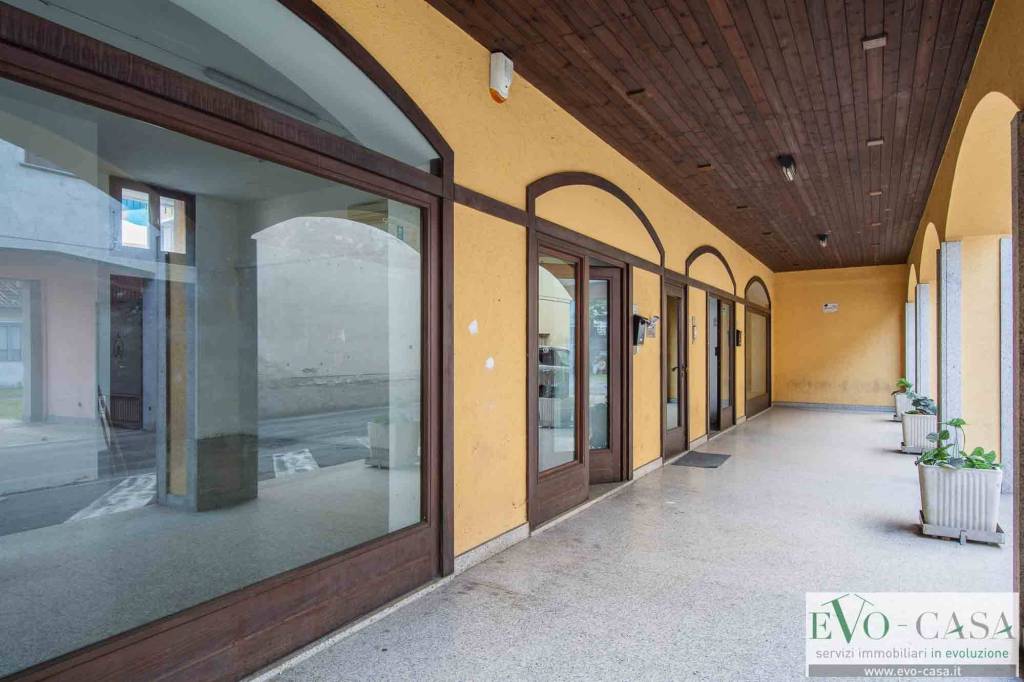 negozio in affitto a Vanzaghello