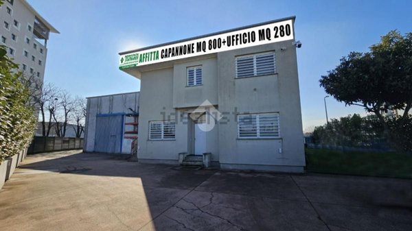 capannone in affitto a Baranzate