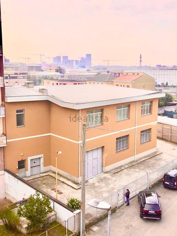 locale di sgombero in affitto a Baranzate