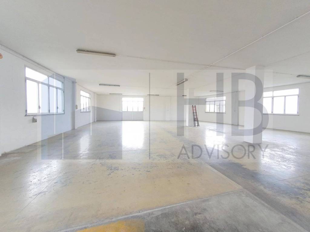 locale commerciale in affitto a Baranzate