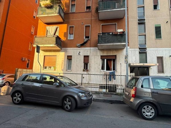 locale commerciale in affitto a Baranzate
