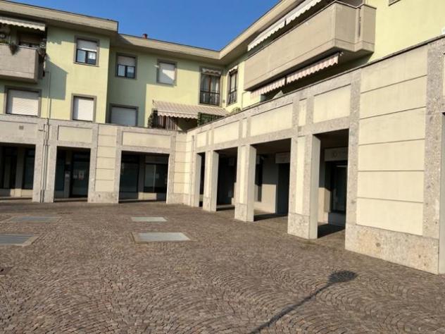 negozio in affitto ad Albano Sant'Alessandro