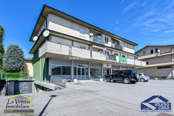negozio in affitto ad Albano Sant'Alessandro