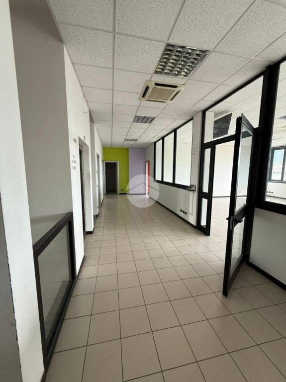 ufficio in affitto ad Albano Sant'Alessandro