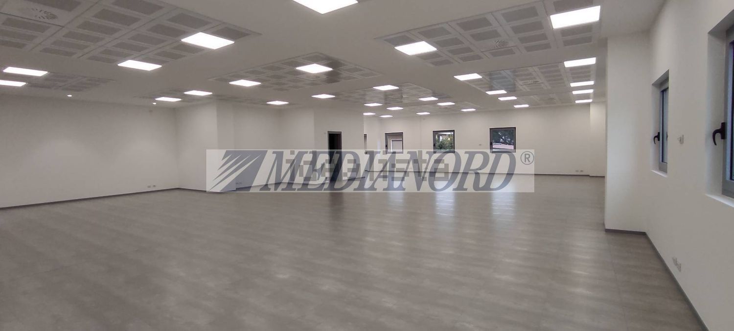 ufficio in affitto ad Albano Sant'Alessandro