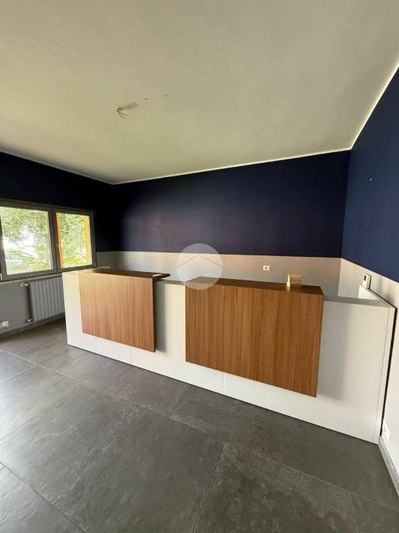 ufficio in affitto ad Albano Sant'Alessandro