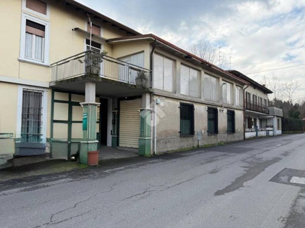 negozio in affitto ad Albano Sant'Alessandro