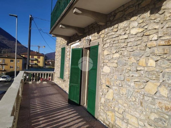 negozio in affitto ad Albino