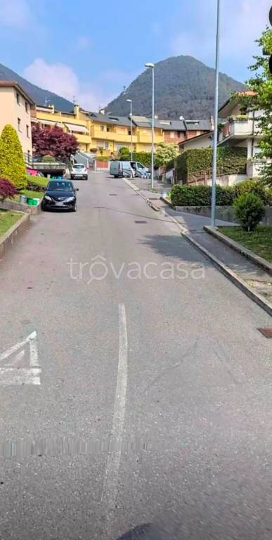 locale commerciale in affitto ad Albino