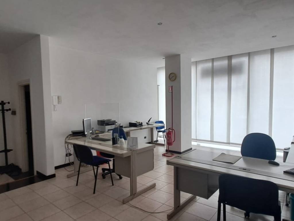 ufficio in affitto ad Albino