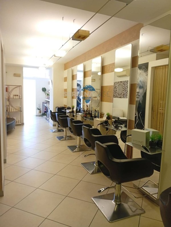 locale commerciale in affitto ad Albino