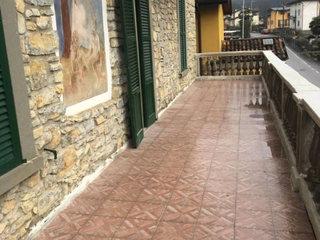 negozio in affitto ad Albino