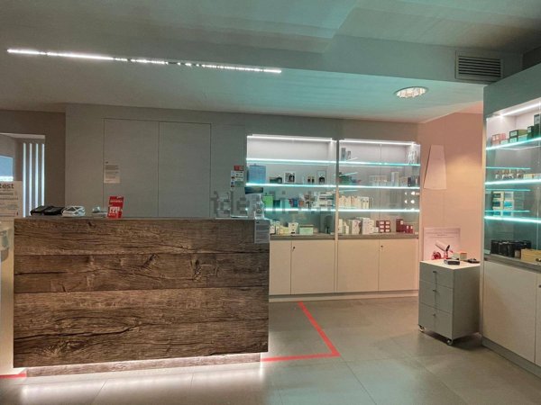 locale commerciale in affitto ad Albino