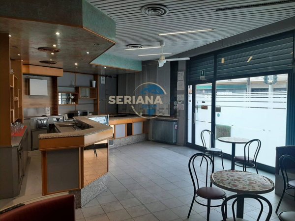 negozio in affitto ad Albino