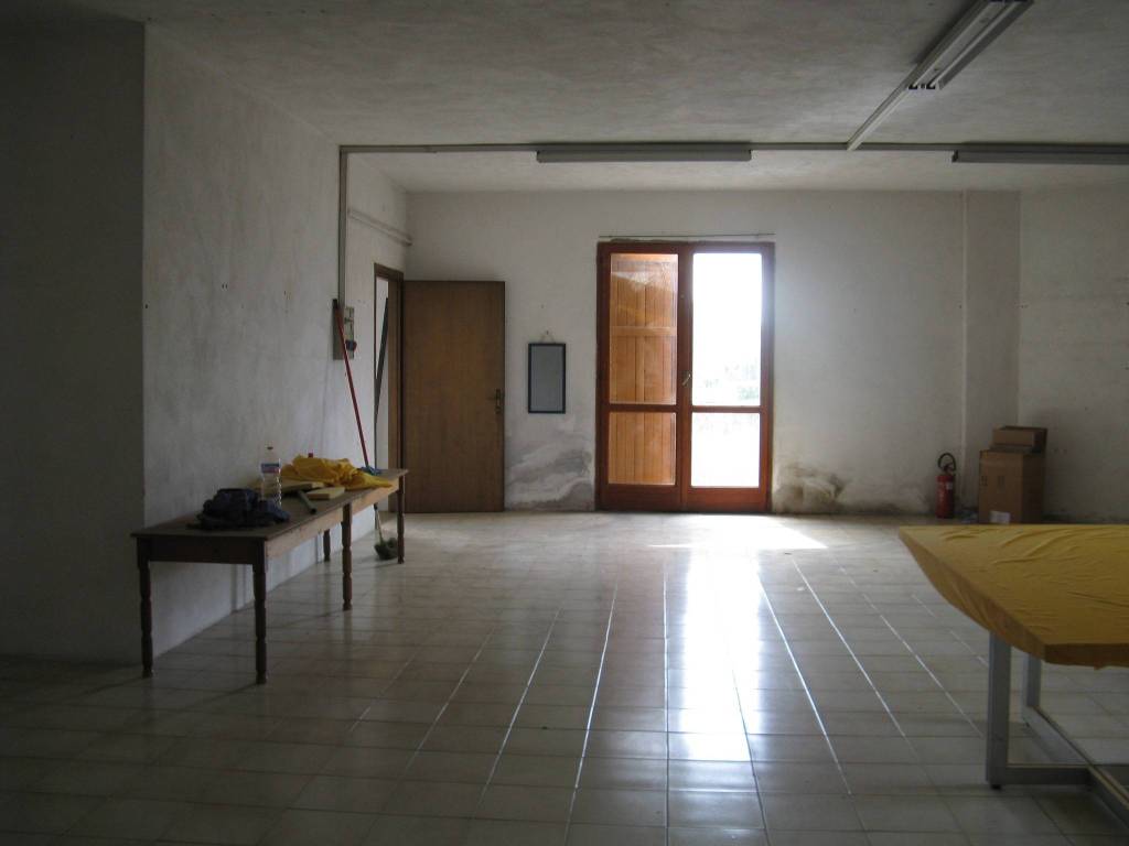 negozio in affitto ad Almenno San Bartolomeo