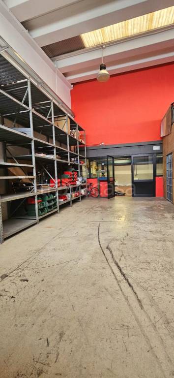 negozio in affitto ad Almenno San Bartolomeo