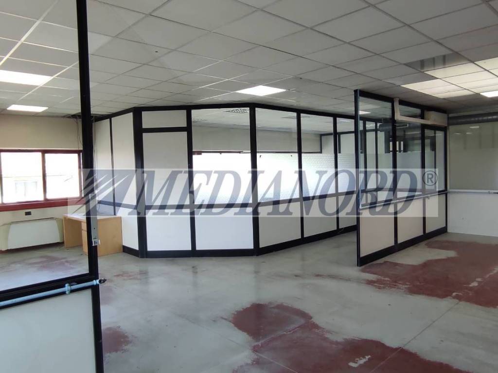 locale commerciale in affitto ad Almenno San Bartolomeo