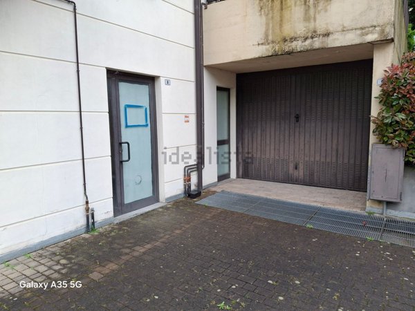 locale di sgombero in affitto ad Almenno San Bartolomeo