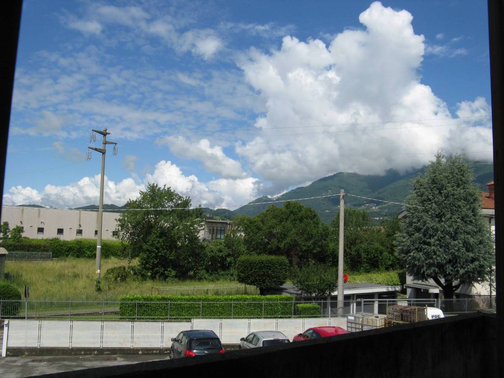 negozio in affitto ad Almenno San Bartolomeo