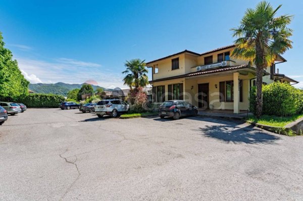 negozio in affitto ad Almenno San Bartolomeo