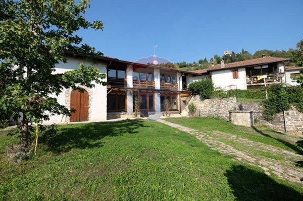 casa indipendente in affitto ad Almenno San Bartolomeo