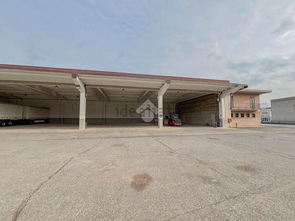 capannone in affitto ad Almenno San Bartolomeo