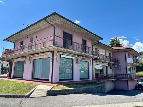 locale commerciale in affitto ad Almenno San Salvatore