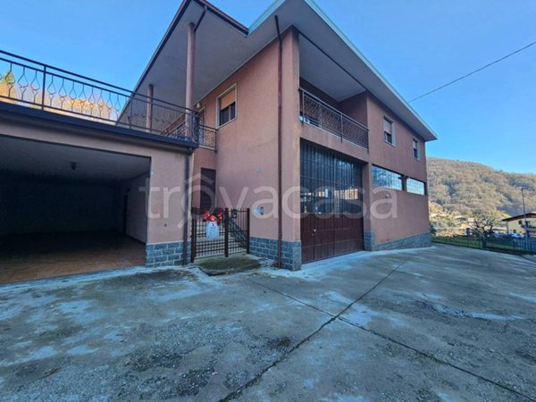 locale commerciale in affitto ad Almenno San Salvatore