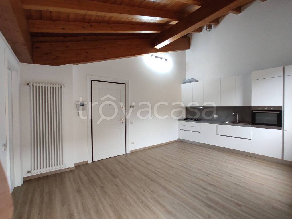 appartamento in affitto ad Alzano Lombardo