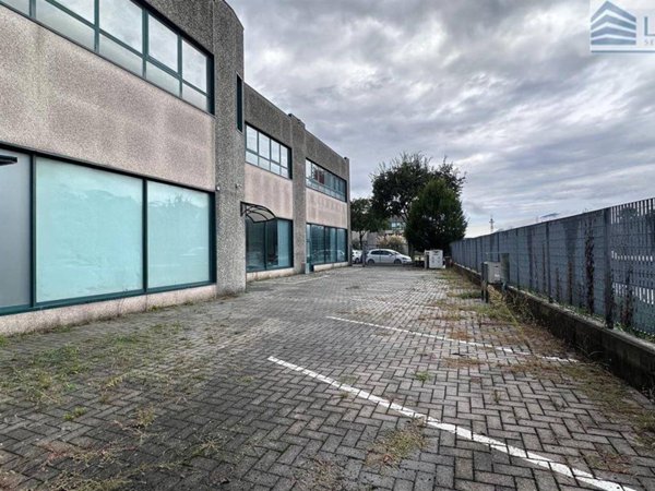ufficio in affitto ad Ambivere