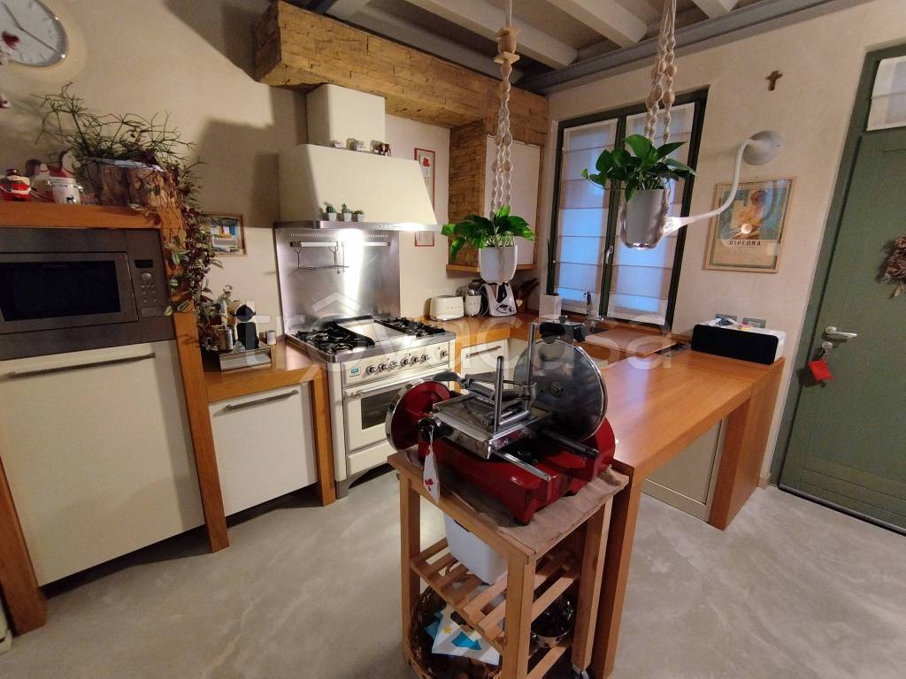 appartamento in affitto ad Ambivere